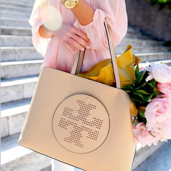 🤎 Authentic Tory Burch Leather Perforated Logo Tote - Picture 1 of 9